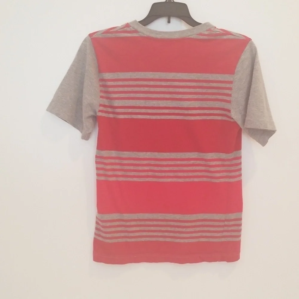 Airwalk boy's t-shirt . Size M (10/12)